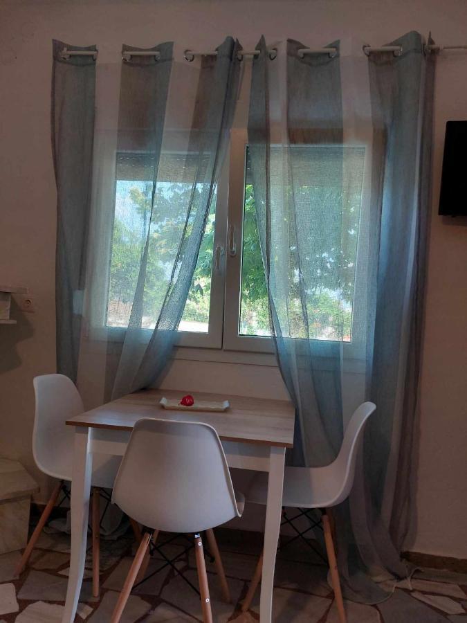 Studio Με Όλες Τις Ανέσεις Néo Petríci Kültér fotó